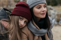 母亲的心碎，回应女儿被蹲守多日的前任杀害