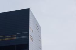 探索未来物流新窗口，走进002117东港股份的智慧港口新时代