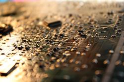 光刻机，芯片制造的画笔，国内龙头股票的崛起之路