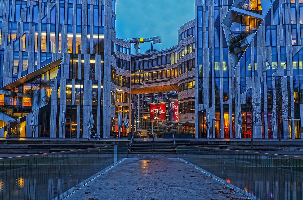 探索水晶球财经网站，金融世界的窗口