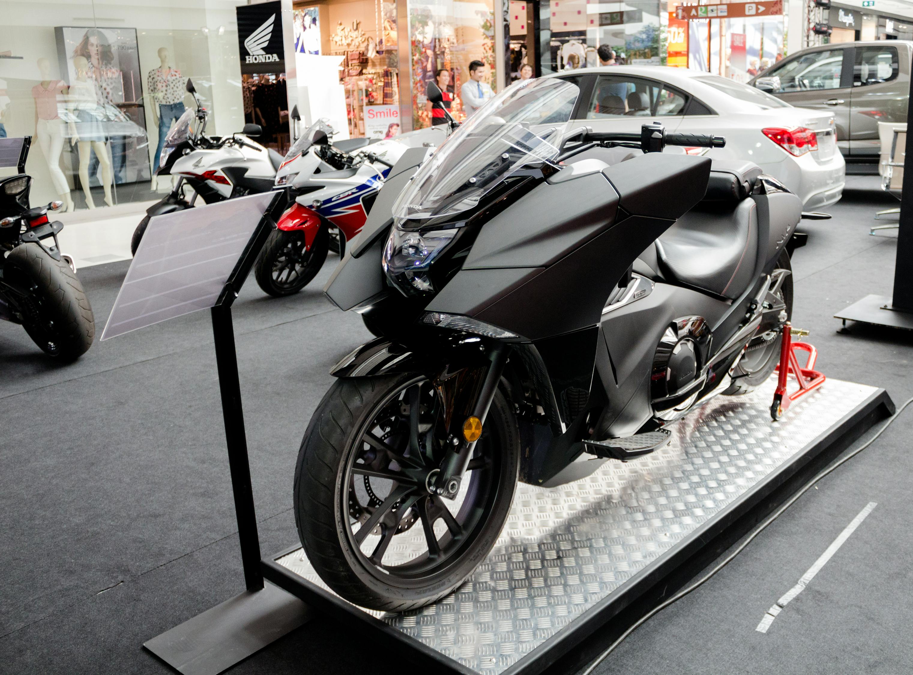 驾驭财富，宝马股票代码，你的投资新座驾